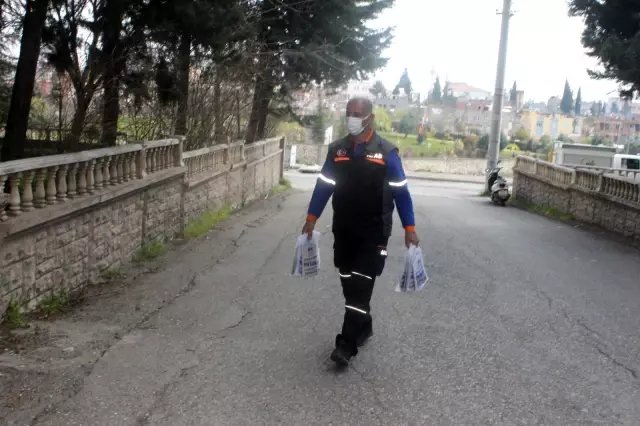 AFAD ekiplerinden kapı kapı afet bilgilendirilmesi