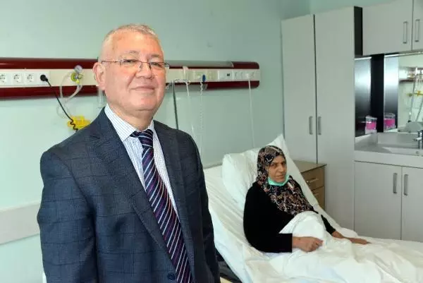KAHRAMANMARAŞ Karnından 9 kilo 600 gram ağırlığında tümör çıkartıldı KAHRAMANMARAŞ Karnından 9 kilo 600 gram ağırlığında tümör çıkartıldı
