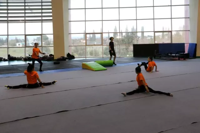 Manisalı cimnastikçiler Türkiye Şampiyonasına hazır Manisalı cimnastikçiler Türkiye Şampiyonasına hazır