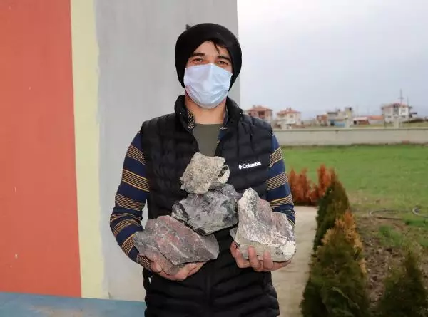 AFYONKARAHİSAR Meteorit diye 5 yıl saklayıp, gramını 3 dolara satmadı, lav taşı çıktı AFYONKARAHİSAR Meteorit diye 5 yıl saklayıp, gramını 3 dolara satmadı, lav taşı çıktı