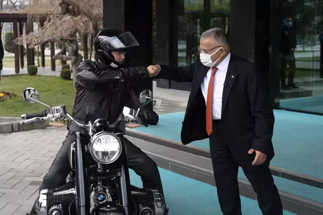 Eski Bakan Kürşat Tüzmen, Başkan Memduh Büyükkılıç'ı ziyaret etti Eski Bakan Kürşat Tüzmen, Başkan Memduh Büyükkılıç'ı ziyaret etti