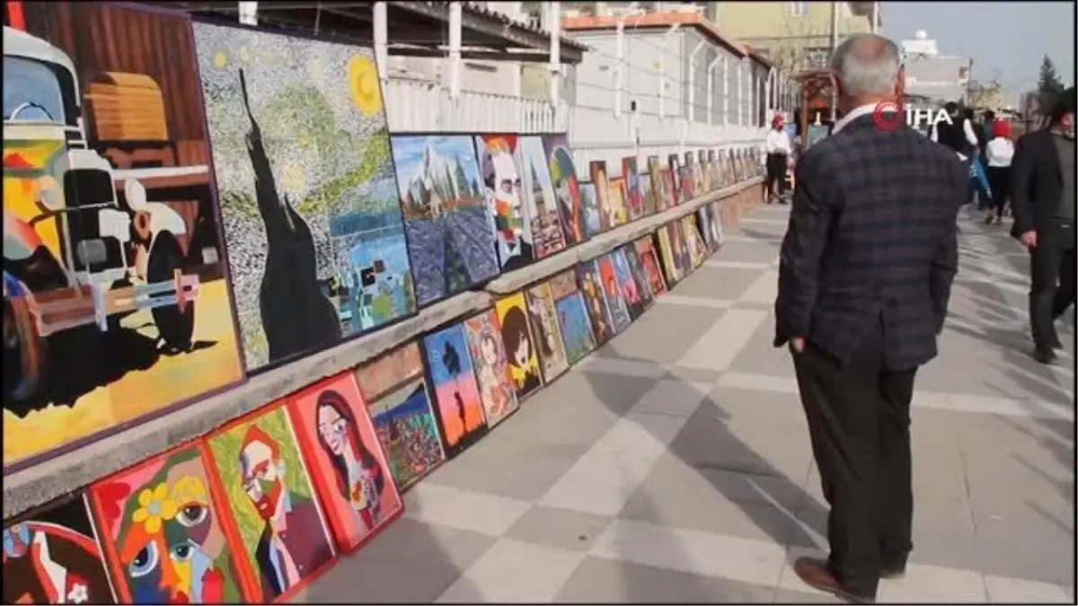 Ortaokul öğrencileri ünlü ressamların 200 eserinin röprodüksiyonunu yaptı