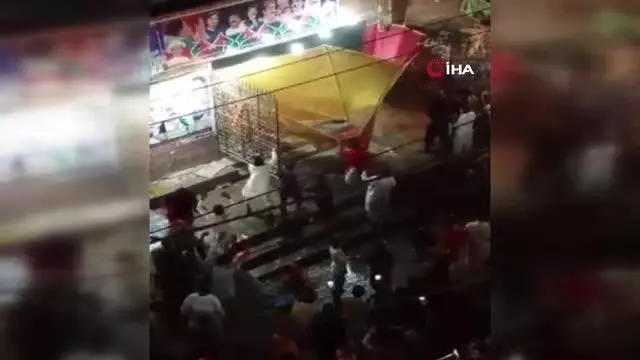 Pakistan'da türbelerin kapatılması nedeni ile halk polisle çatıştı: 5 yaralı