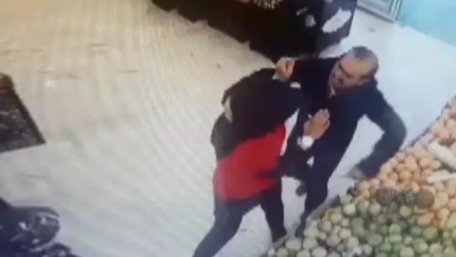 Platonik aşık olduğu genç kızı yaralayan saldırganın avukatından pes dedirten savunma: Bıçak öldürmeye elverişli değil Platonik aşık olduğu genç kızı yaralayan saldırganın avukatından pes dedirten savunma: Bıçak öldürmeye elverişli değil