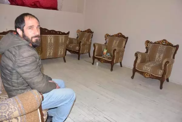 Sürüsünü satıp, şehirde ticarete atıldı; borca girince 'köyüme dönmek istiyorum' dedi Sürüsünü satıp, şehirde ticarete atıldı; borca girince 'köyüme dönmek istiyorum' dedi