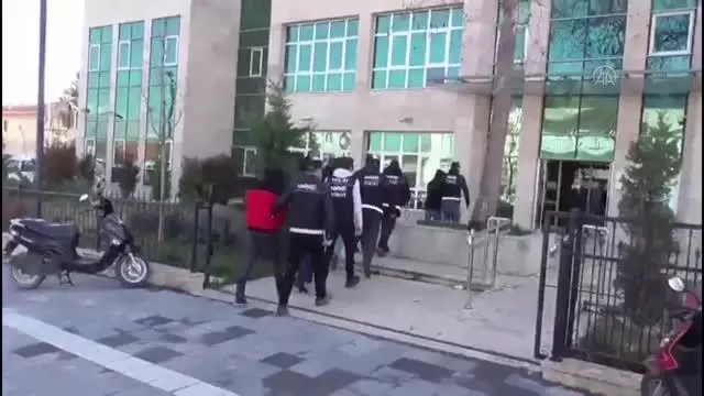 Tokat merkezli 4 ilde 'torbacı' operasyonunda yakalanan 7 şüpheli tutuklandı Tokat merkezli 4 ilde 'torbacı' operasyonunda yakalanan 7 şüpheli tutuklandı