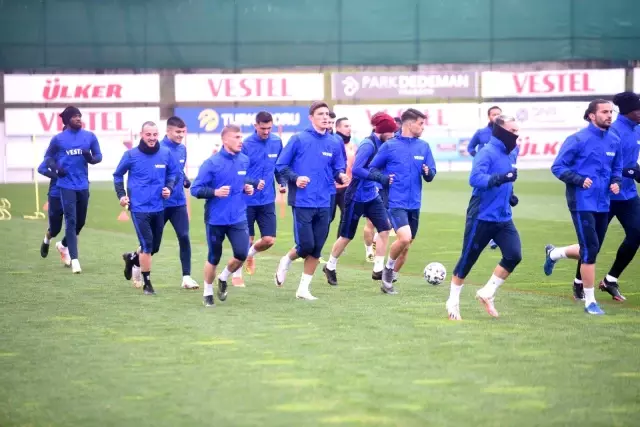Trabzonspor, Sivasspor maçı hazırlıklarını 5 eksikle sürdürdü Trabzonspor, Sivasspor maçı hazırlıklarını 5 eksikle sürdürdü