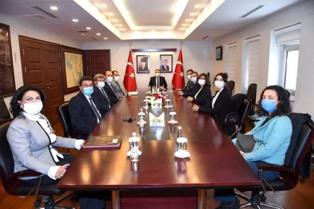 Vali Elban: 'Adana'yı tıbbi ve aromatik bitki üretim merkezi haline getireceğiz' Vali Elban: 'Adana'yı tıbbi ve aromatik bitki üretim merkezi haline getireceğiz'