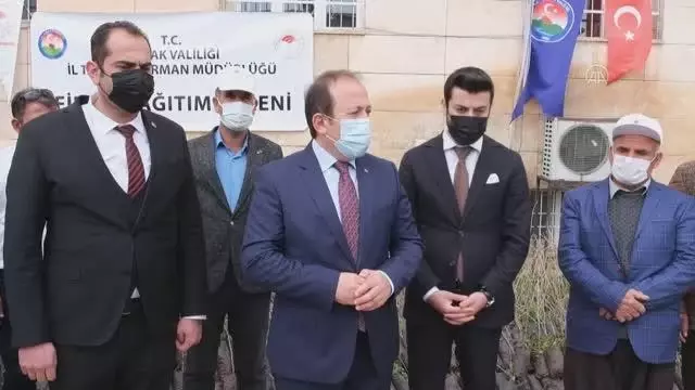 Vali Pehlivan, fidan dağıtım törenine katıldı Vali Pehlivan, fidan dağıtım törenine katıldı