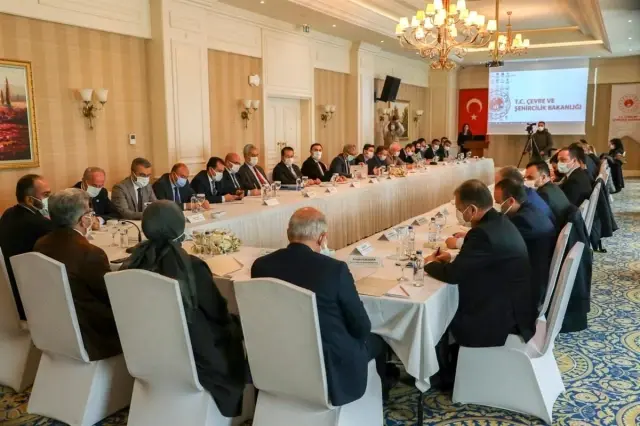 Van Gölü'nün kirliliği masaya yatırıldı Van Gölü'nün kirliliği masaya yatırıldı