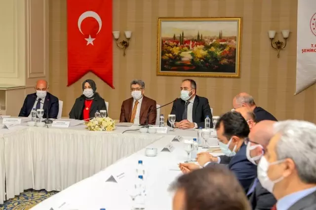 Van Gölü'nün kirliliği masaya yatırıldı Van Gölü'nün kirliliği masaya yatırıldı