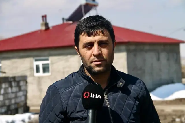 Ağrı'da baharın müjdeleyicisi leyleklerden gökyüzü dansı Ağrı'da baharın müjdeleyicisi leyleklerden gökyüzü dansı