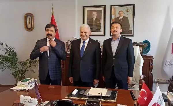 İZMİR AK Parti Genel Başkanvekili Yıldırım, Menemen'de partililere seslendi İZMİR AK Parti Genel Başkanvekili Yıldırım, Menemen'de partililere seslendi