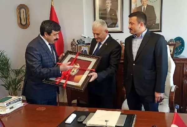 İZMİR AK Parti Genel Başkanvekili Yıldırım, Menemen'de partililere seslendi İZMİR AK Parti Genel Başkanvekili Yıldırım, Menemen'de partililere seslendi
