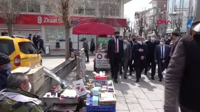 AKSARAY Davutoğlu, Aksaray'da esnafı ziyaret etti AKSARAY Davutoğlu, Aksaray'da esnafı ziyaret etti