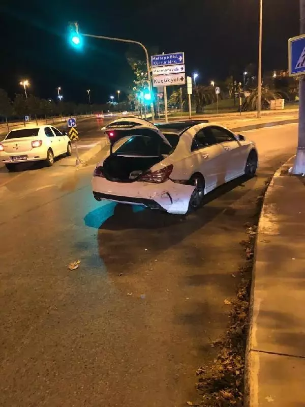 Maltepe Belediye Başkanı Ali Kılıç alkollüyken bir araca çarparak kaçtı iddiası Maltepe Belediye Başkanı Ali Kılıç alkollüyken bir araca çarparak kaçtı iddiası