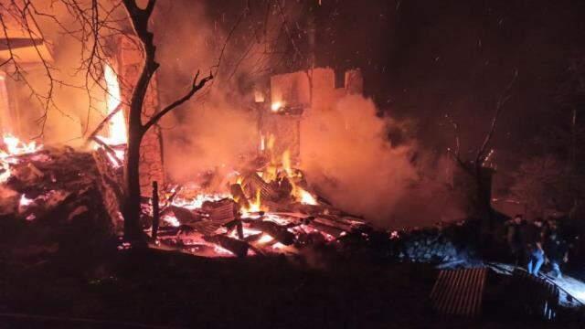 Artvin'de bu kez Ortaköy yandı: 7 ev alevlere teslim oldu Artvin'de bu kez Ortaköy yandı: 7 ev alevlere teslim oldu