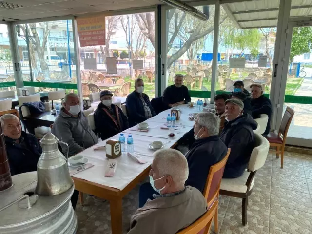 Aydın Büyükşehir Belediyesi Efeler'in muhtarları ile bir arada Aydın Büyükşehir Belediyesi Efeler'in muhtarları ile bir arada