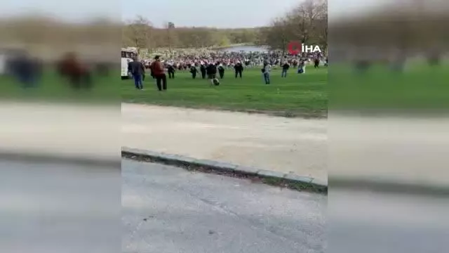 Belçika'da '1 Nisan şakası' polis müdahalesi ile son buldu Belçika'da '1 Nisan şakası' polis müdahalesi ile son buldu
