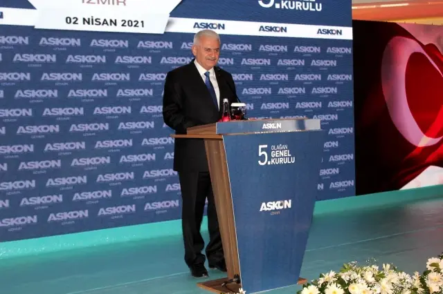 Binali Yıldırım: 'Gelişmeler Türkiye'ye çok büyük fırsat penceresi açıyor, bunu görmemiz lazım' Binali Yıldırım: 'Gelişmeler Türkiye'ye çok büyük fırsat penceresi açıyor, bunu görmemiz lazım'