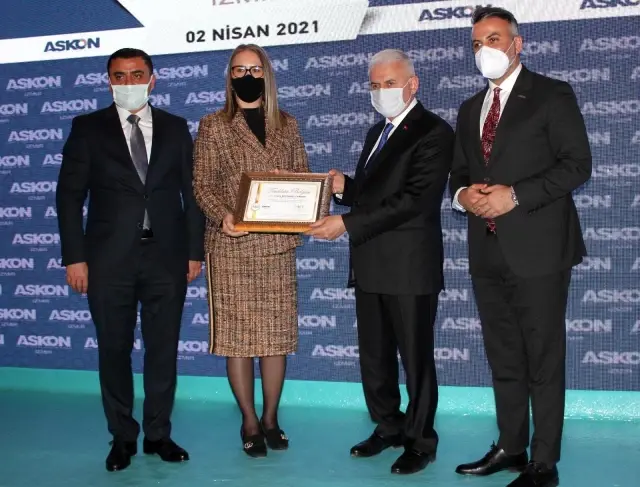 Binali Yıldırım: 'Gelişmeler Türkiye'ye çok büyük fırsat penceresi açıyor, bunu görmemiz lazım' Binali Yıldırım: 'Gelişmeler Türkiye'ye çok büyük fırsat penceresi açıyor, bunu görmemiz lazım'