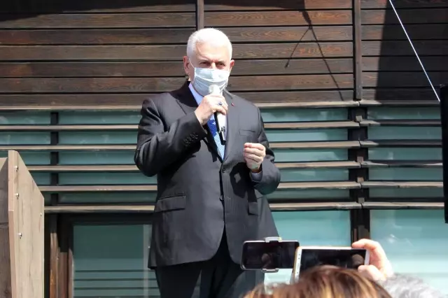 Binalı Yıldırım: 'Hedefimiz; İzmir'de yerel hizmeti AK Parti hizmetiyle buluşturmak olacak' Binalı Yıldırım: 'Hedefimiz; İzmir'de yerel hizmeti AK Parti hizmetiyle buluşturmak olacak'