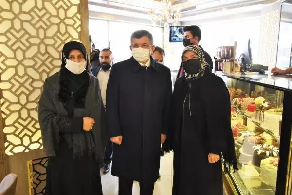 AKSARAY Davutoğlu, Aksaray'da esnafı ziyaret etti AKSARAY Davutoğlu, Aksaray'da esnafı ziyaret etti