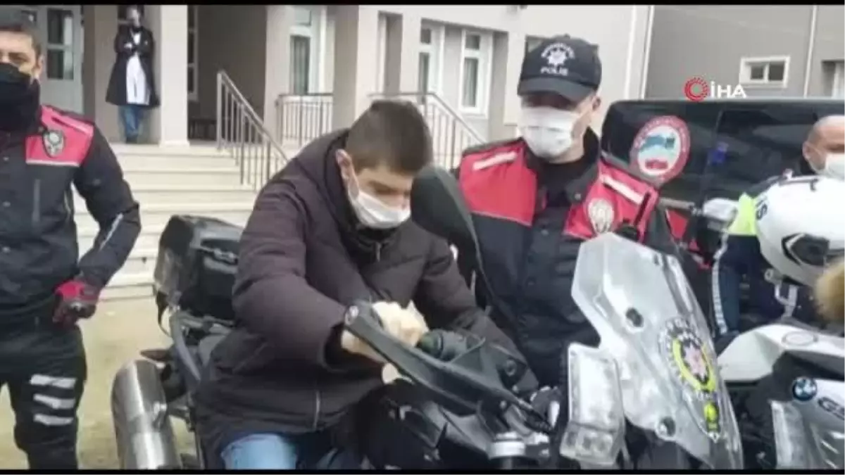 Son dakika haber: Dünya Otizm Farkındalık gününde polis oldular, mutlulukları gözlerinden okundu