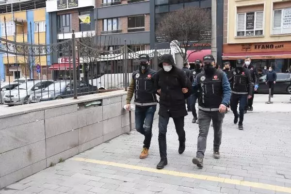 Son dakika haberleri | ESKİŞEHİR Eskişehir merkezli 4 ilde uyuşturucu operasyonu; Uyuşturucuları ses sistemine gizlemişler Son dakika haberleri | ESKİŞEHİR Eskişehir merkezli 4 ilde uyuşturucu operasyonu; Uyuşturucuları ses sistemine gizlemişler