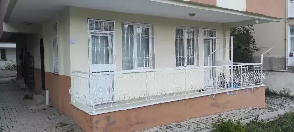 Her yeri beyaz gördüğünü söyledi, birkaç saat sonra ölü bulundu Her yeri beyaz gördüğünü söyledi, birkaç saat sonra ölü bulundu