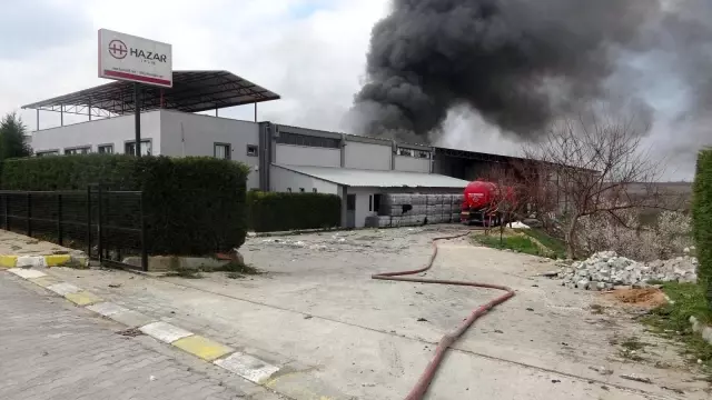 Son dakika haber... İplik fabrikasında çıkan yangın, 5 saatlik çalışmada kontrol altına alındı Son dakika haber... İplik fabrikasında çıkan yangın, 5 saatlik çalışmada kontrol altına alındı