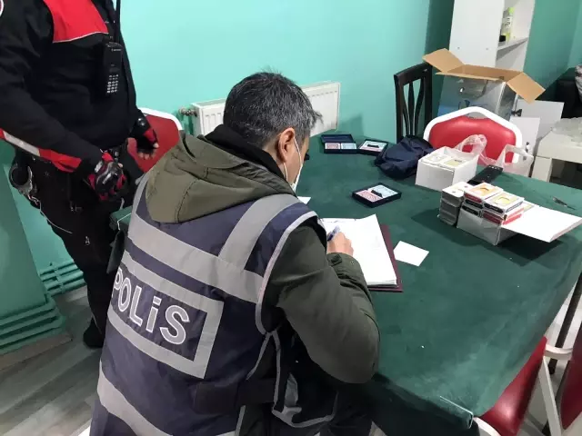 Kahramanmaraş'ta kumar oynayanlara baskın Kahramanmaraş'ta kumar oynayanlara baskın