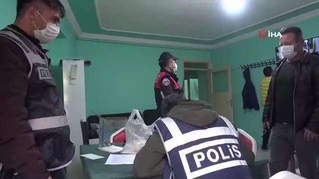 Kahramanmaraş'ta kumar oynayanlara baskın Kahramanmaraş'ta kumar oynayanlara baskın