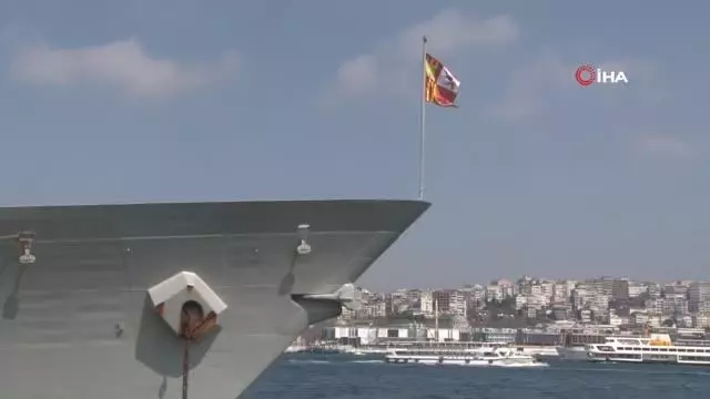Kemal Reis ve İspanya bayraklı Mendez Nunez savaş gemileri Sarayburnu'na demir attı Kemal Reis ve İspanya bayraklı Mendez Nunez savaş gemileri Sarayburnu'na demir attı
