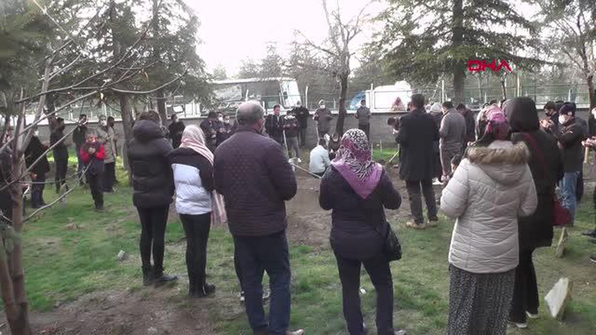 Son dakika gündem: KONYA Yol kenarında ölü bulunan Buket, son yolculuğuna uğurlandı