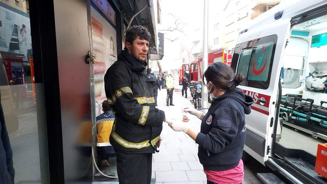mangal yapmak icin yaktiklari ates binayi kul 5 14039080 o