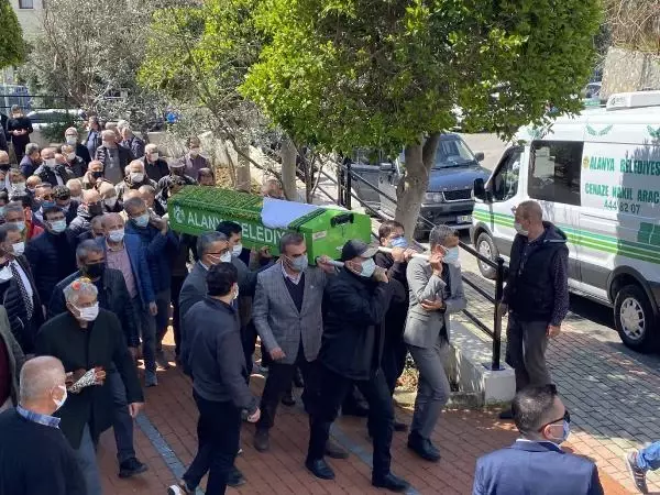Otizmli gencin annesi, Dünya Otizmliler Günü'nde toprağa verildi Otizmli gencin annesi, Dünya Otizmliler Günü'nde toprağa verildi