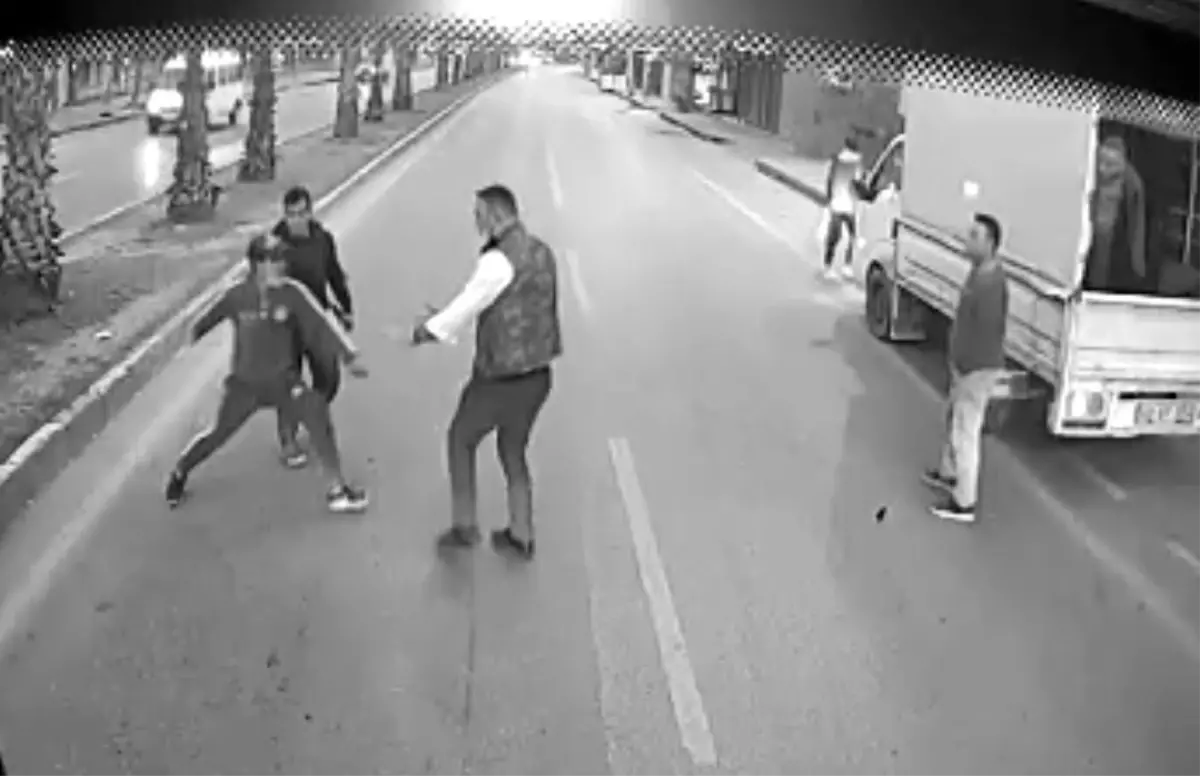 Otobüs şoförünü bıçakla tehdit eden 2 şahıs tutuklandı