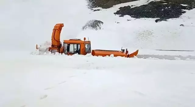 Palandöken geçidi ulaşıma açılıyor Palandöken geçidi ulaşıma açılıyor