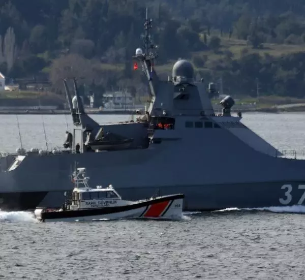 Son dakika haberi | ÇANAKKALE Rus savaş gemisi Çanakkale Boğazı'ndan geçti Son dakika haberi | ÇANAKKALE Rus savaş gemisi Çanakkale Boğazı'ndan geçti