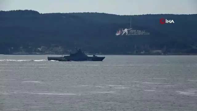 Rus savaş gemisi 'Dmitry Rogachev' Çanakkale Boğazı'ndan geçti Rus savaş gemisi 'Dmitry Rogachev' Çanakkale Boğazı'ndan geçti