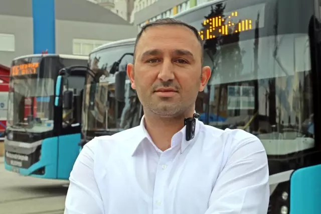 Sokak ortasında dayak yiyen kadını kurtaran kahraman şoföre plaket Sokak ortasında dayak yiyen kadını kurtaran kahraman şoföre plaket