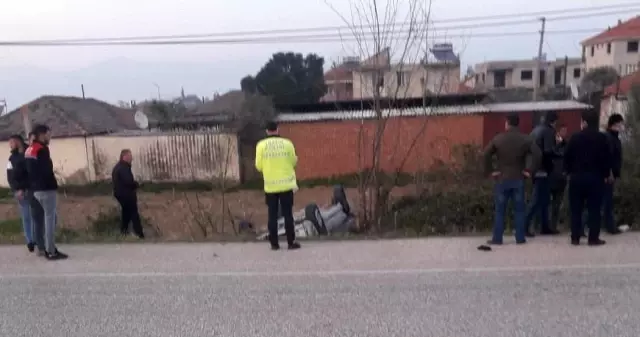 Taklalar atan araçtan sağ kurtuldular Taklalar atan araçtan sağ kurtuldular