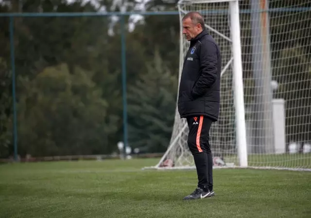 Trabzonspor, Sivasspor maçı hazırlıklarını tamamlayarak Sivas'a gitti Trabzonspor, Sivasspor maçı hazırlıklarını tamamlayarak Sivas'a gitti