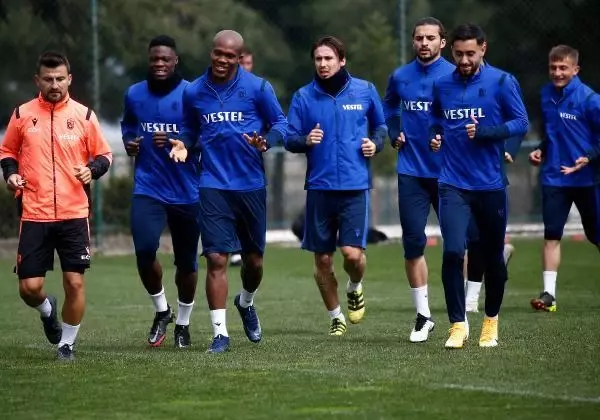 Trabzonspor'un Sivasspor maçı kafilesinde 6 eksik Trabzonspor'un Sivasspor maçı kafilesinde 6 eksik