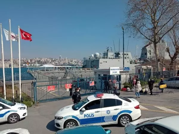 TÜRK VE İSPANYA SAVAŞ GEMİLERİ SARAYBURNU'NA DEMİR ATTI TÜRK VE İSPANYA SAVAŞ GEMİLERİ SARAYBURNU'NA DEMİR ATTI
