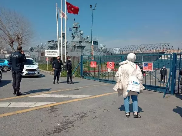 TÜRK VE İSPANYA SAVAŞ GEMİLERİ SARAYBURNU'NA DEMİR ATTI TÜRK VE İSPANYA SAVAŞ GEMİLERİ SARAYBURNU'NA DEMİR ATTI