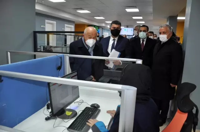 Uludağ Elektrik Kars Çağrı Merkezi'nin yeni binası hizmete açıldı Uludağ Elektrik Kars Çağrı Merkezi'nin yeni binası hizmete açıldı