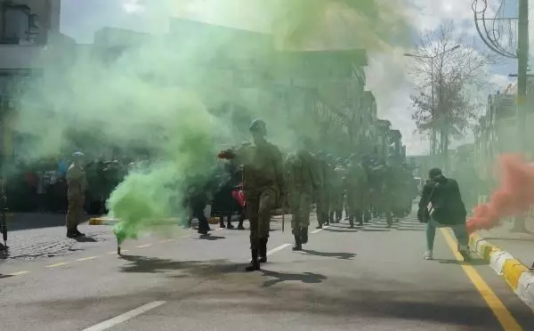 Son dakika haberi | Van'ın 103'üncü kurtuluş yılında, alkış alan polis ve jandarma korteji Son dakika haberi | Van'ın 103'üncü kurtuluş yılında, alkış alan polis ve jandarma korteji