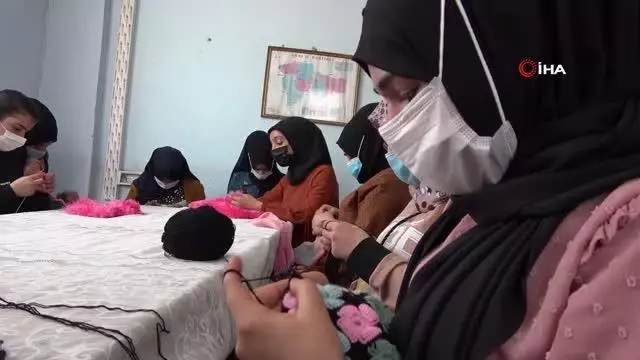 Ağrı'da 'Geleneksel El Sanatları' kursu gelinlik kızların çeyiz kapısı oldu Ağrı'da 'Geleneksel El Sanatları' kursu gelinlik kızların çeyiz kapısı oldu